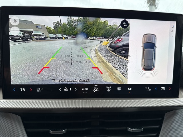 2025 Ford Explorer photo 36