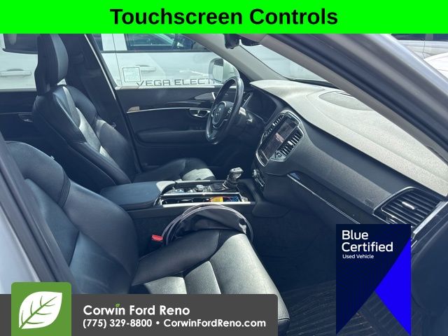 2018 Volvo XC90 T6 Momentum photo 5