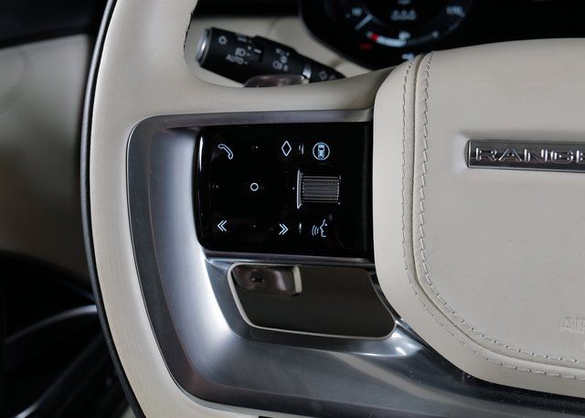 2024 Land Rover Range Rover SE photo 16