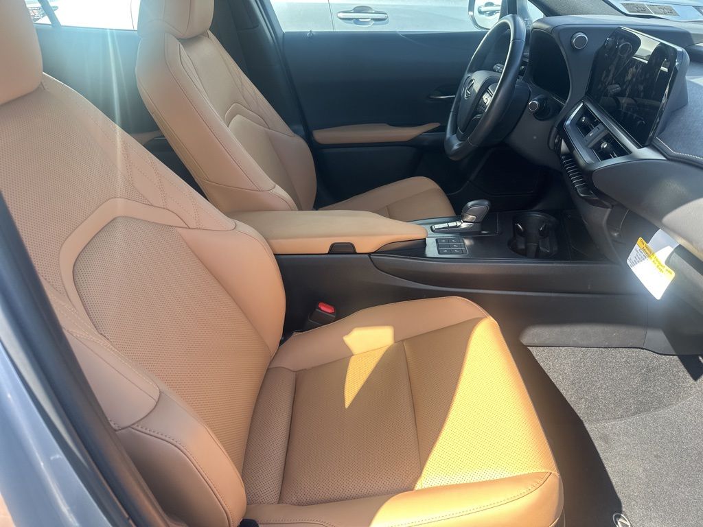 2025 Lexus UX Premium photo 8