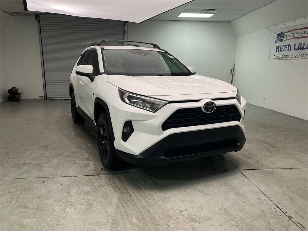 2021 Toyota RAV4 XLE's photo
