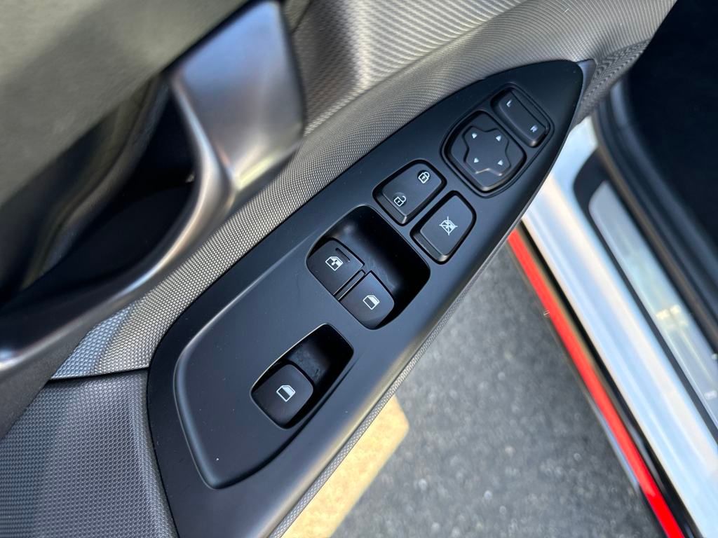 2022 Hyundai Veloster N Base photo 11