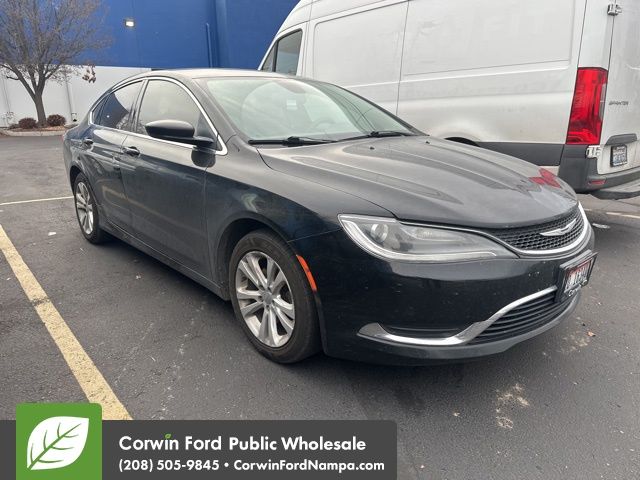 2015 Chrysler 200 Limited's photo