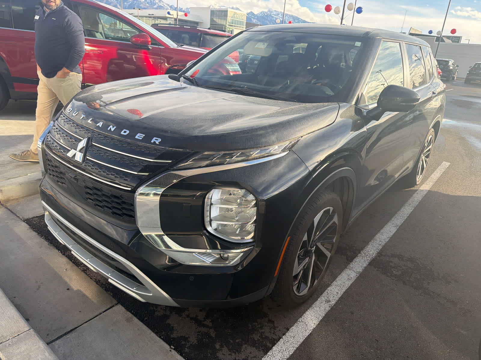 2024 Mitsubishi Outlander SE's photo