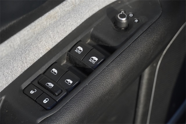 2023 Jeep Compass Latitude photo 19
