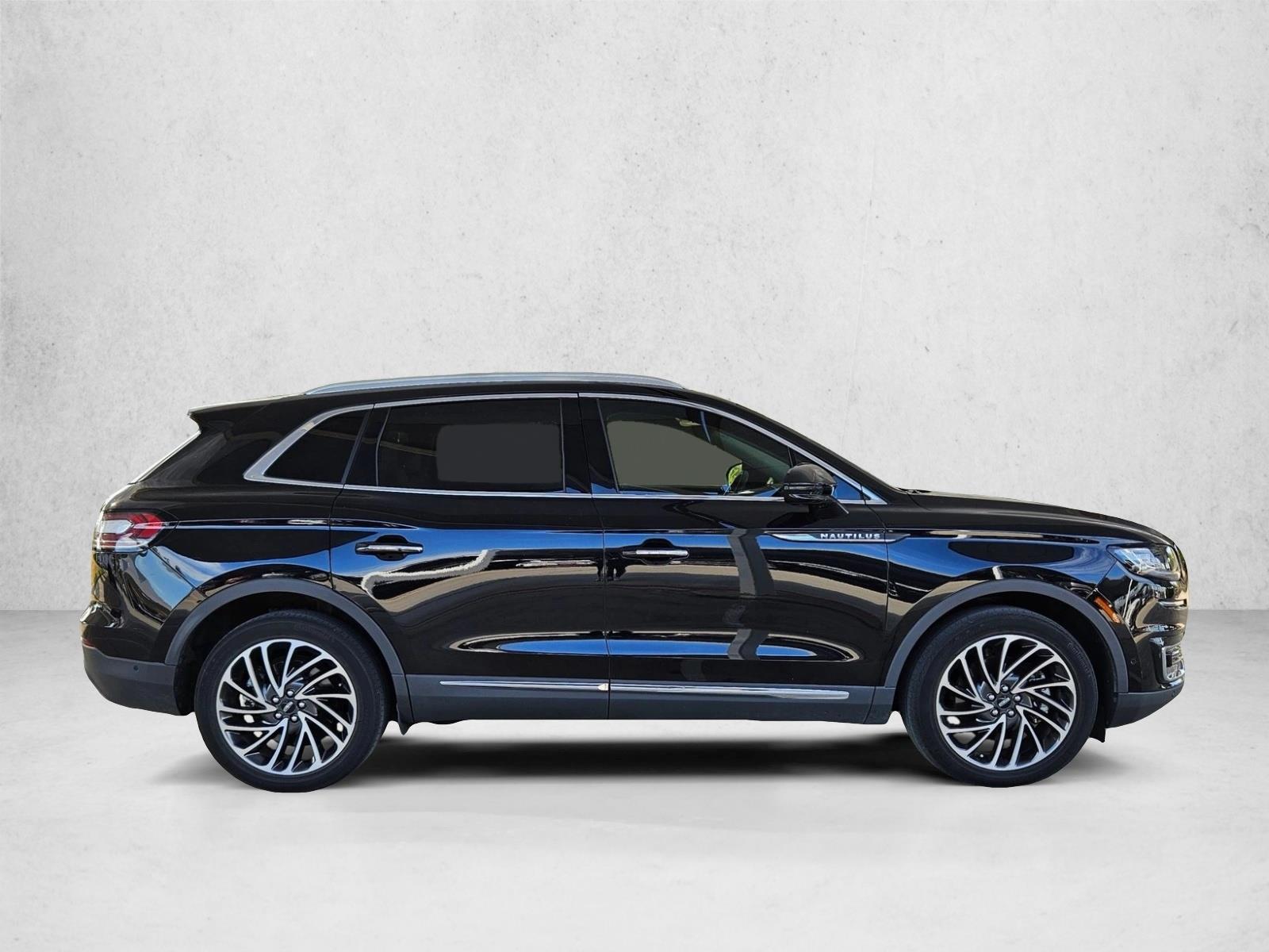 2019 Lincoln Nautilus Reserve photo 4