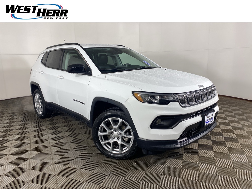 2022 Jeep Compass Latitude Lux's photo