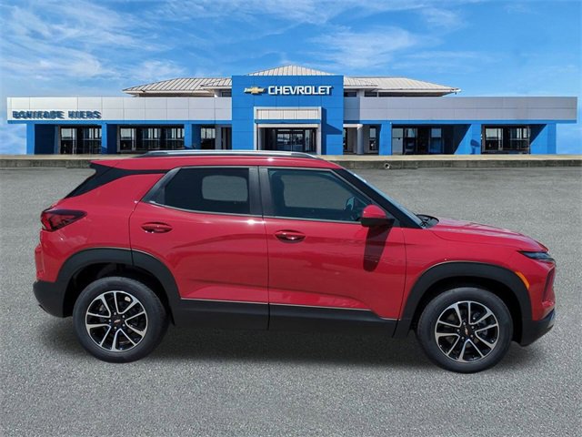 2026 Chevrolet Trailblazer LT photo 2