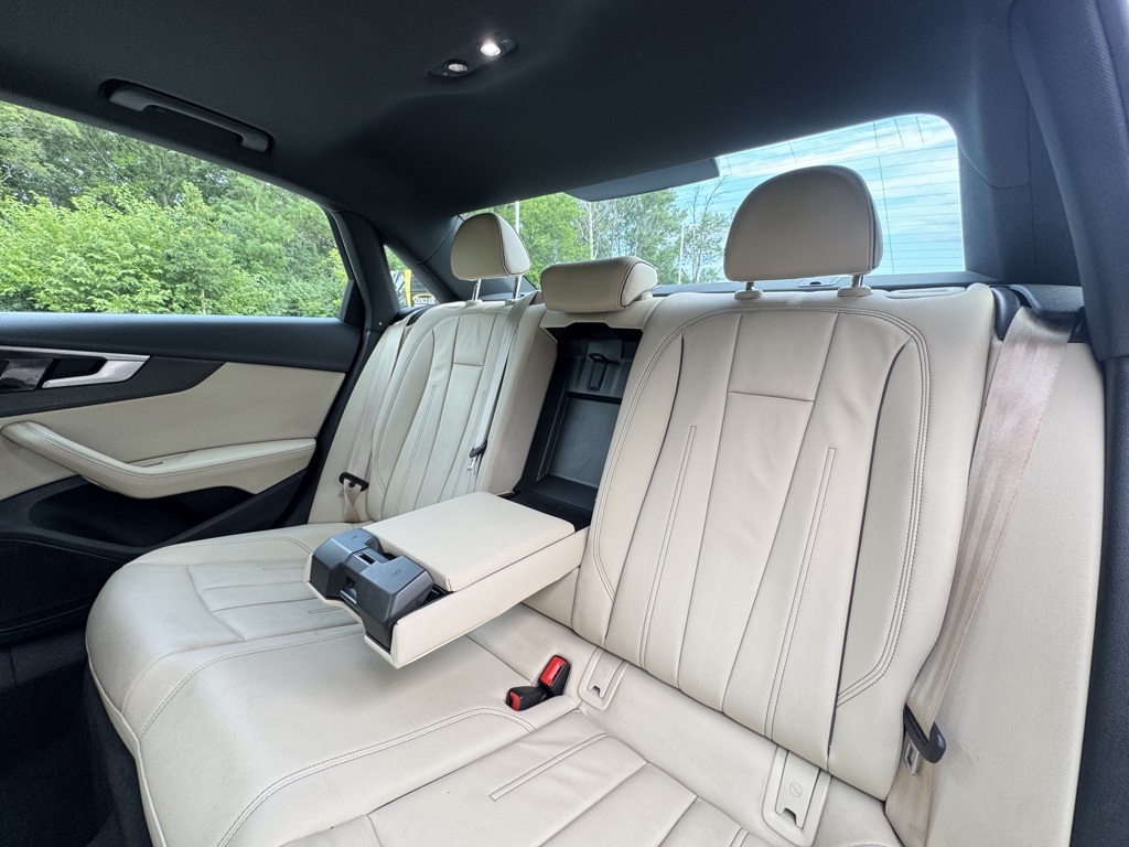 2022 Audi A4 45 S line Premium Plus Quattro photo 24