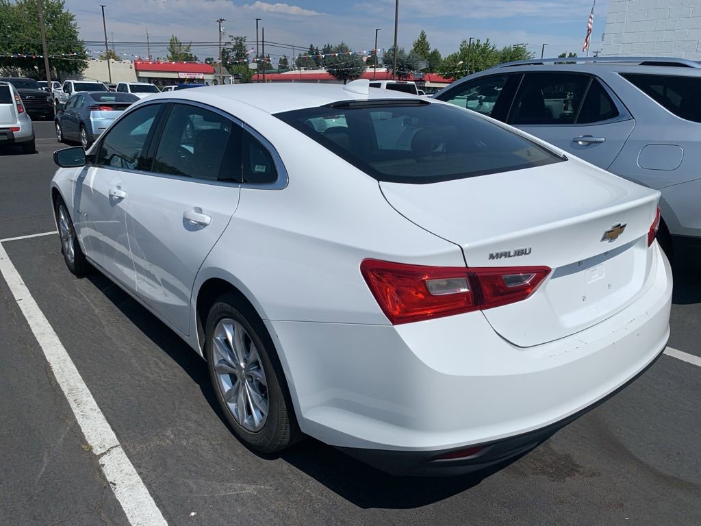 2023 Chevrolet Malibu 1LT photo 2