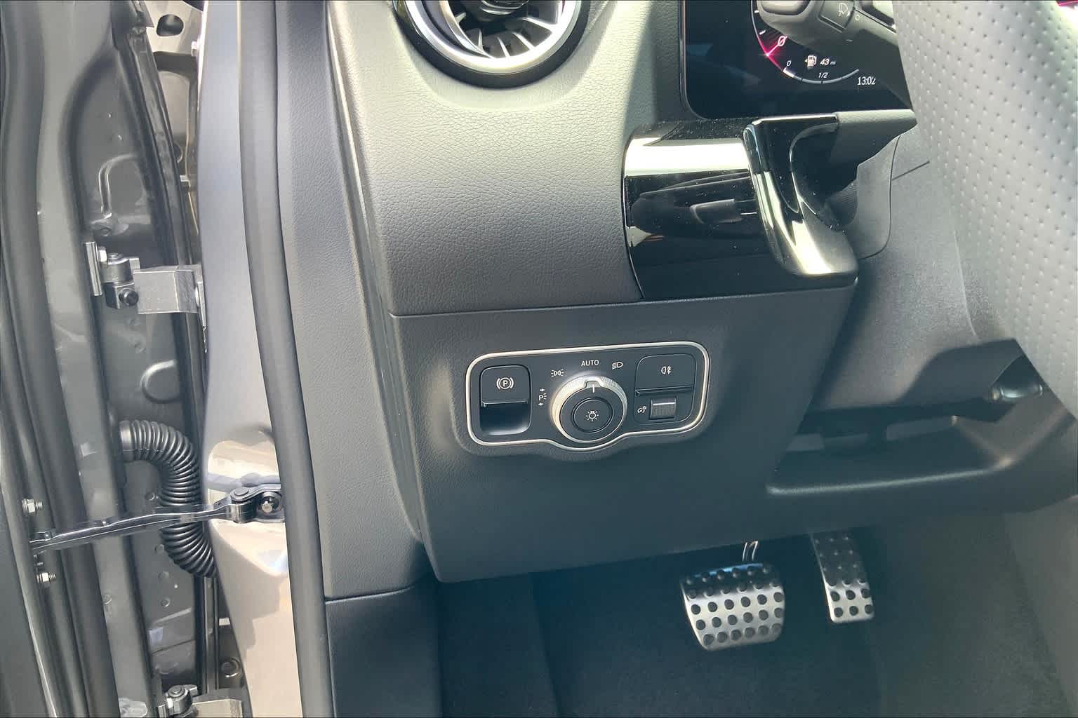 2025 Mercedes Benz GLA 250 photo 12