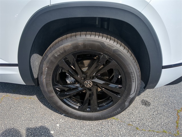 2025 Volkswagen Atlas Cross Sport SEL R-Line photo 6
