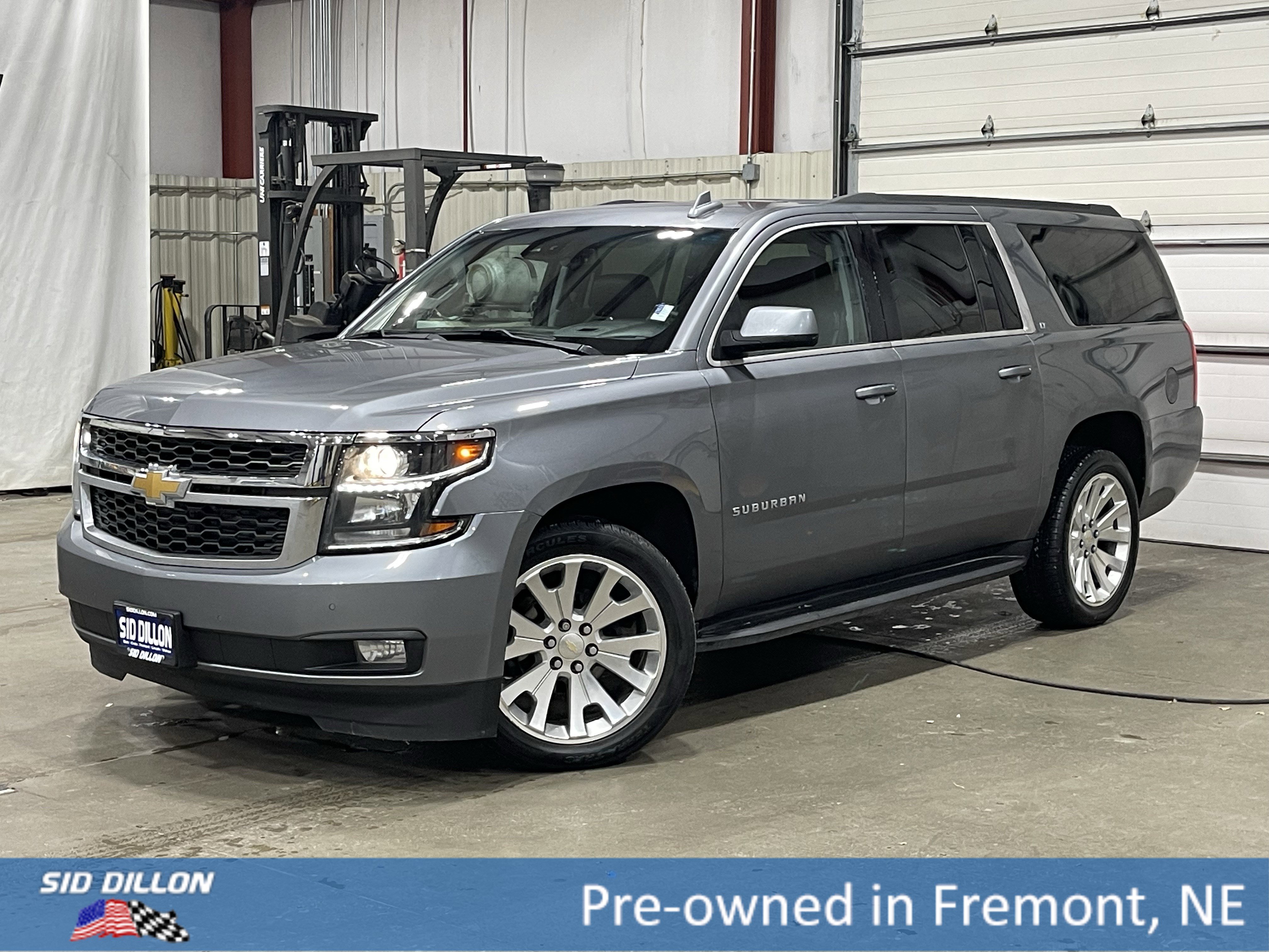 2020 Chevrolet Suburban LT's photo