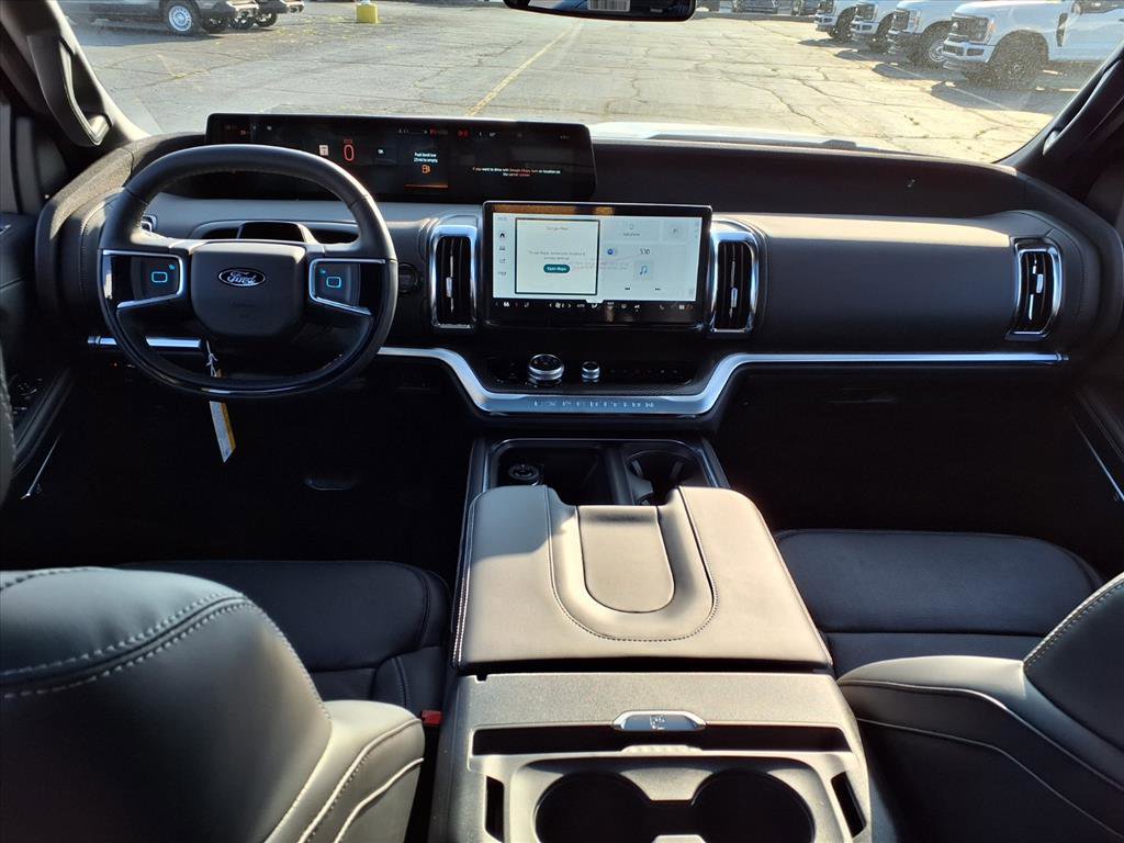 2025 Ford Expedition Platinum MAX photo 6