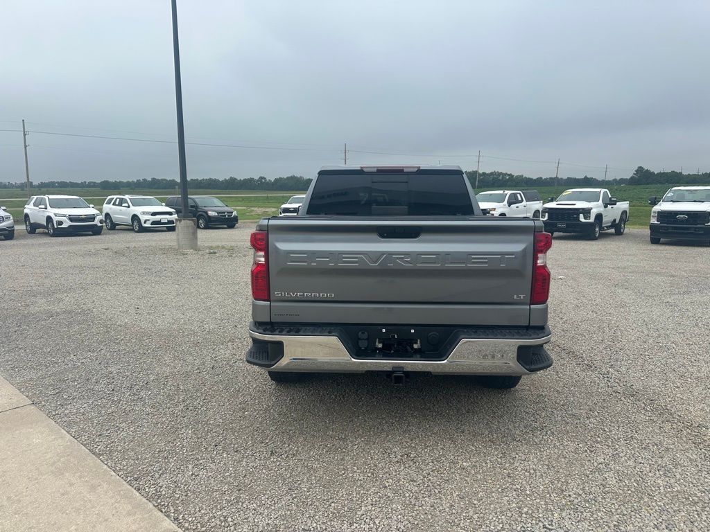 2020 Chevrolet Silverado 1500 LT photo 3