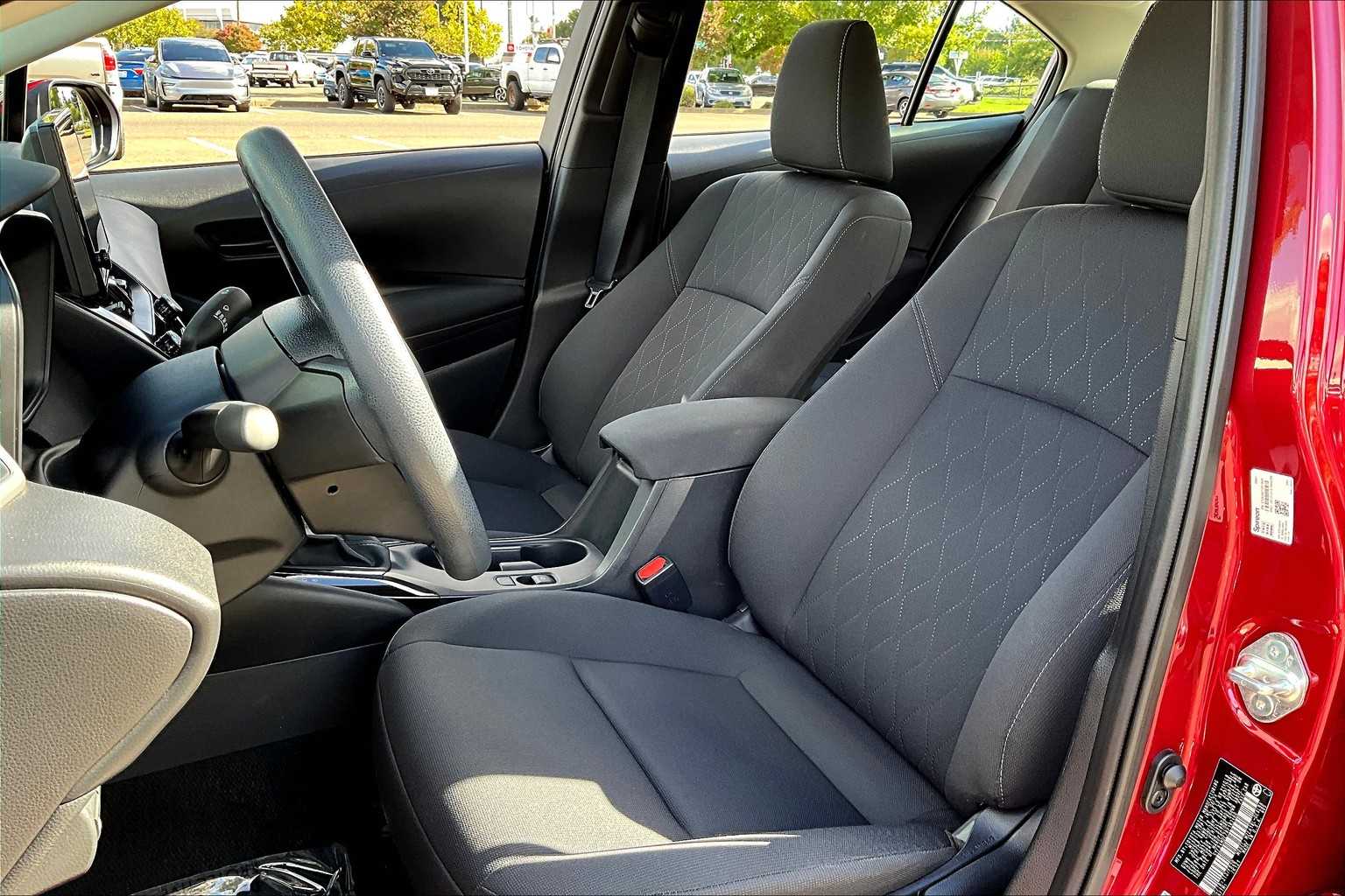 2024 Toyota Corolla LE photo 7