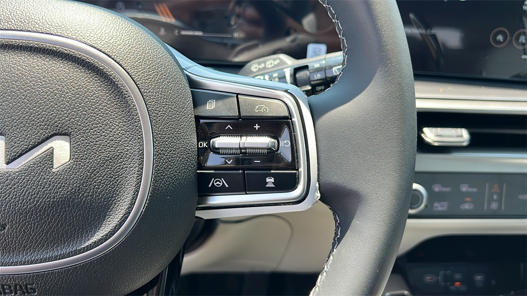 2025 Kia Sorento S photo 13