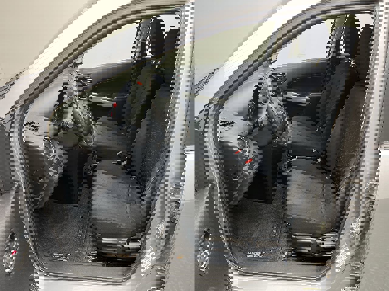 2012 Mazda Mazda2 Sport photo 2