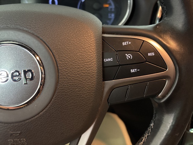2020 Jeep Grand Cherokee Laredo E photo 10