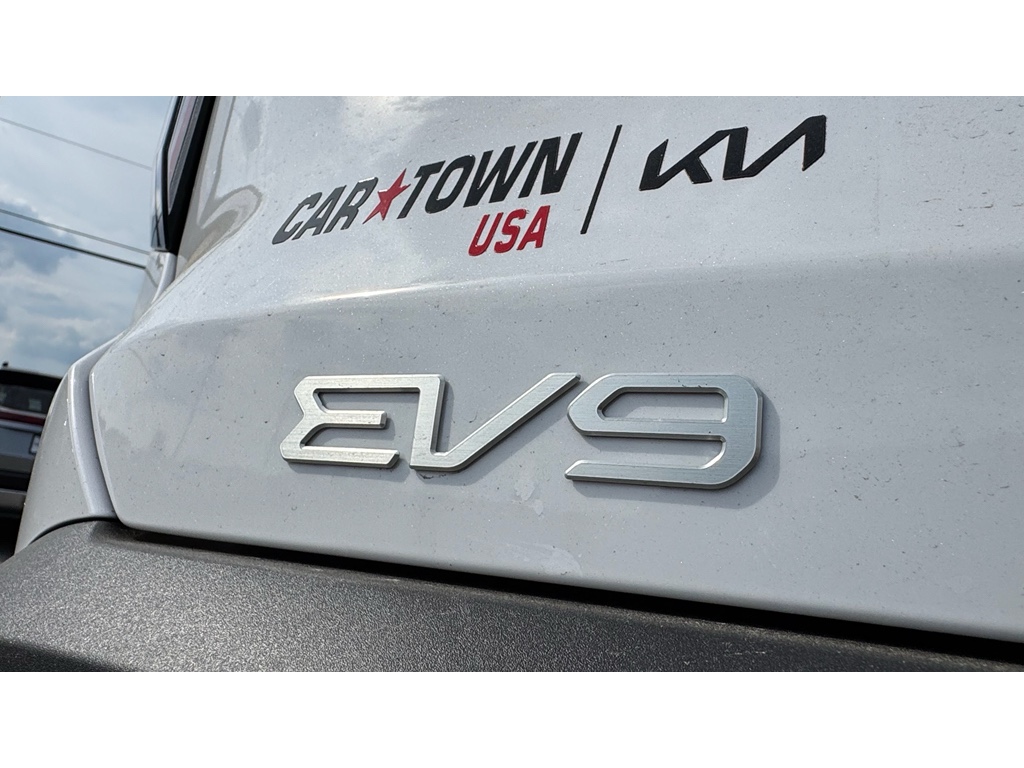 2026 Kia EV9 Wind AWD photo 4