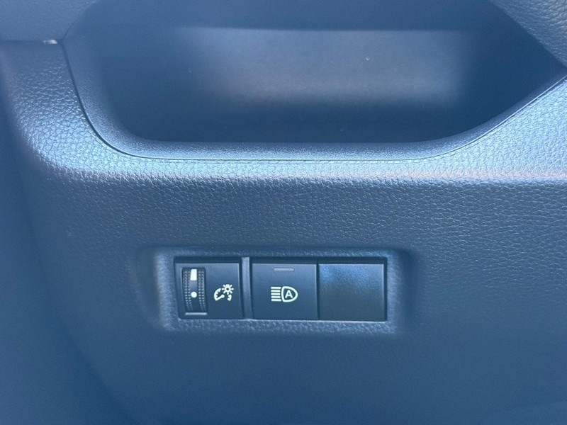 2025 Toyota RAV4 LE photo 28