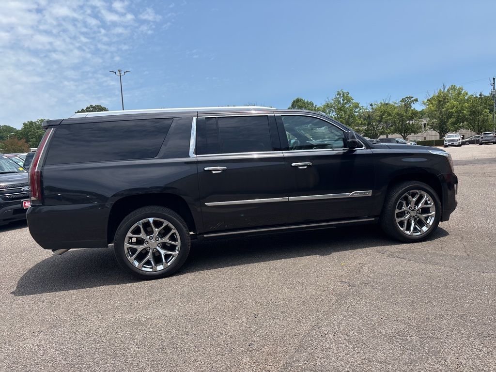 2019 Cadillac Escalade ESV Platinum photo 22