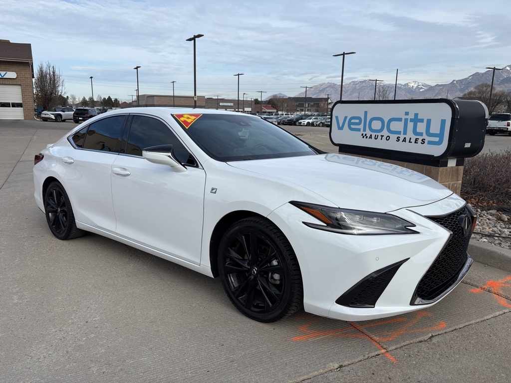 2022 Lexus ES F SPORT's photo