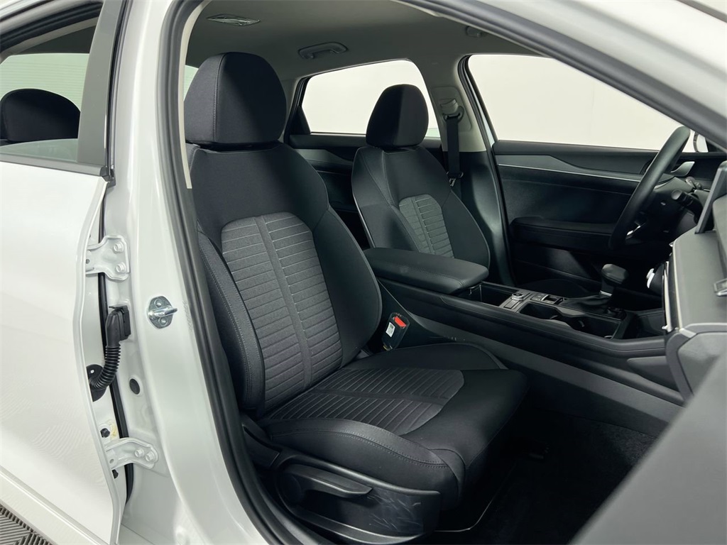 2025 Kia K5 LXS photo 27