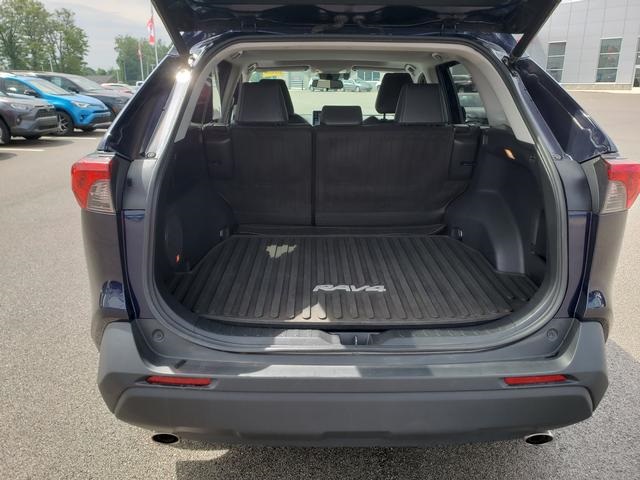 2021 Toyota RAV4 Hybrid XLE Premium photo 4