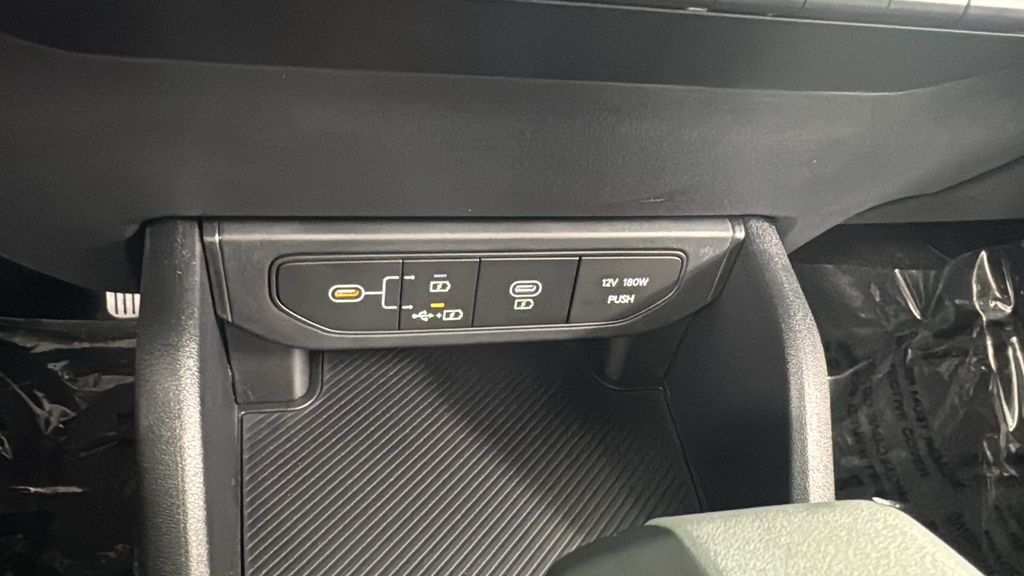 2025 Kia K4 LXS photo 24