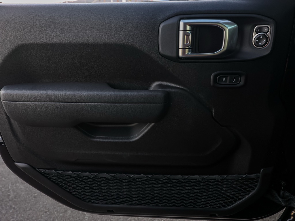 New 2026 Black Clear-Coat Exterior Paint Jeep Mojave image 21