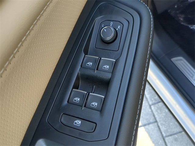 2026 Volkswagen Atlas Cross Sport SE Technology photo 18