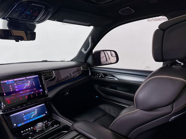 2023 Jeep Wagoneer L Series III Obsidian photo 22