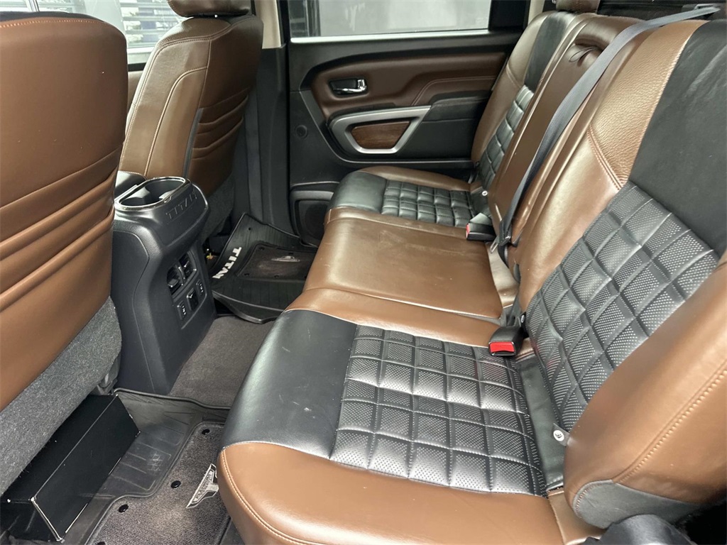 2017 Nissan Titan Platinum Reserve photo 11