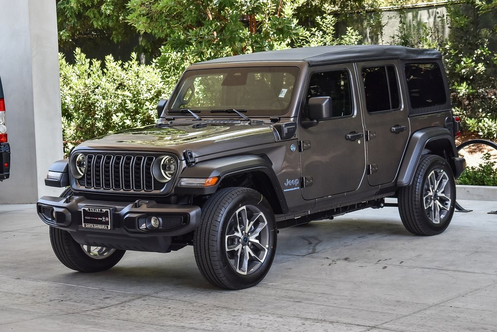 2025 Jeep Wrangler 4xe Sport S photo 3