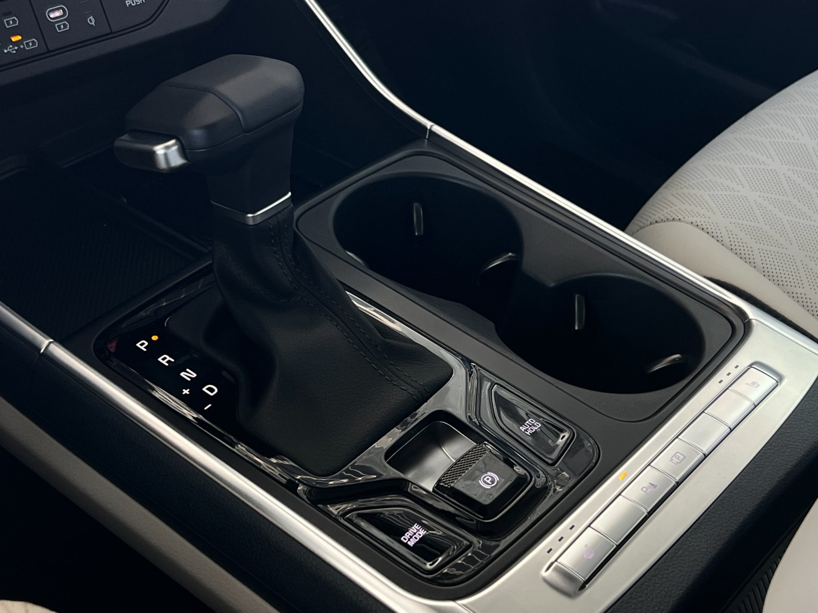 2026 Kia Carnival EX photo 24