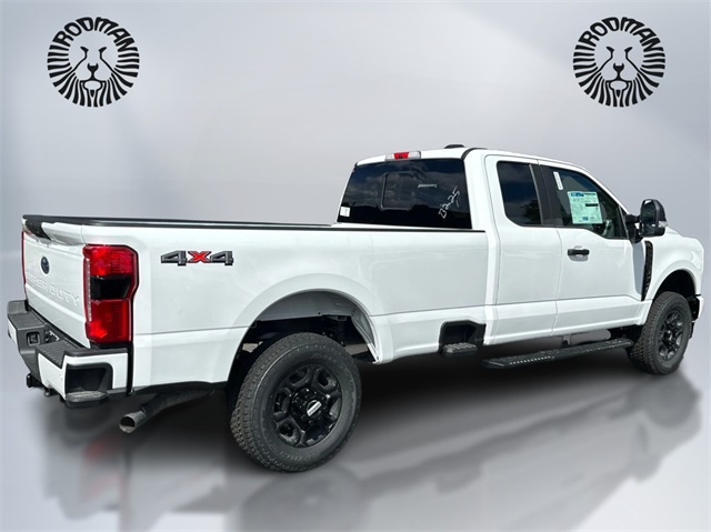 2025 Ford F-350 photo 5
