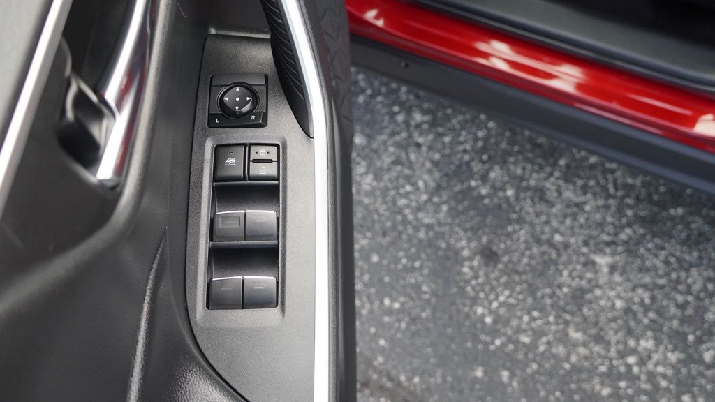 2022 Toyota RAV4 XLE photo 13