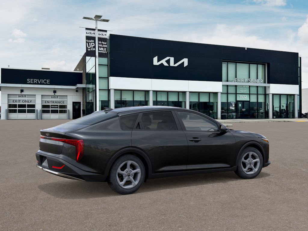 2025 Kia K4 LXS photo 4