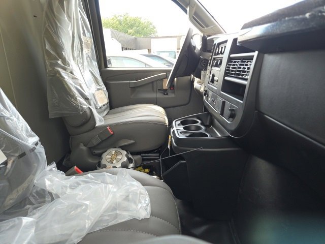 2025 Chevrolet Express Cargo 3500 photo 2
