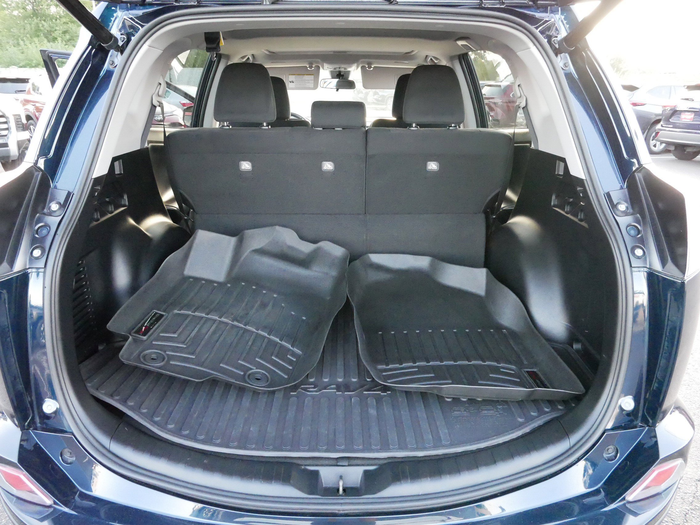 2017 Toyota RAV4 XLE photo 17