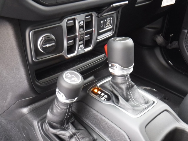 2025 Jeep Gladiator Sport photo 17