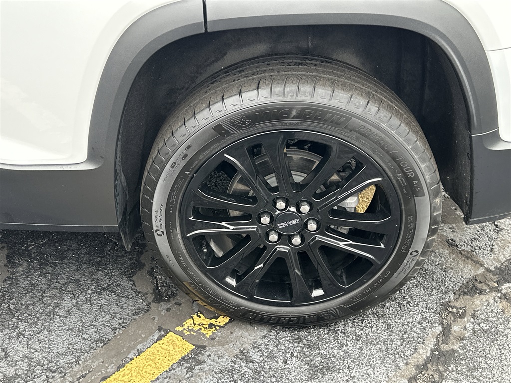 2023 GMC ACADIA - Image 25