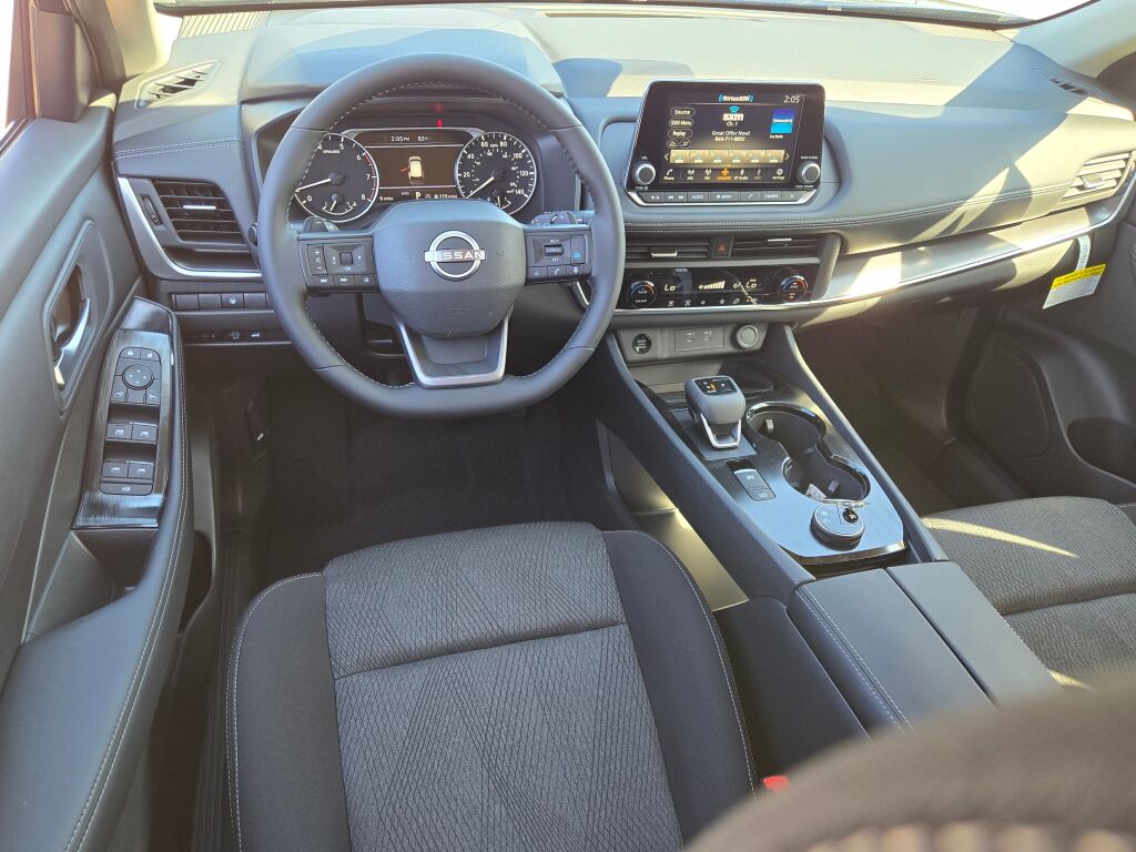 2026 Nissan Rogue SV photo 16