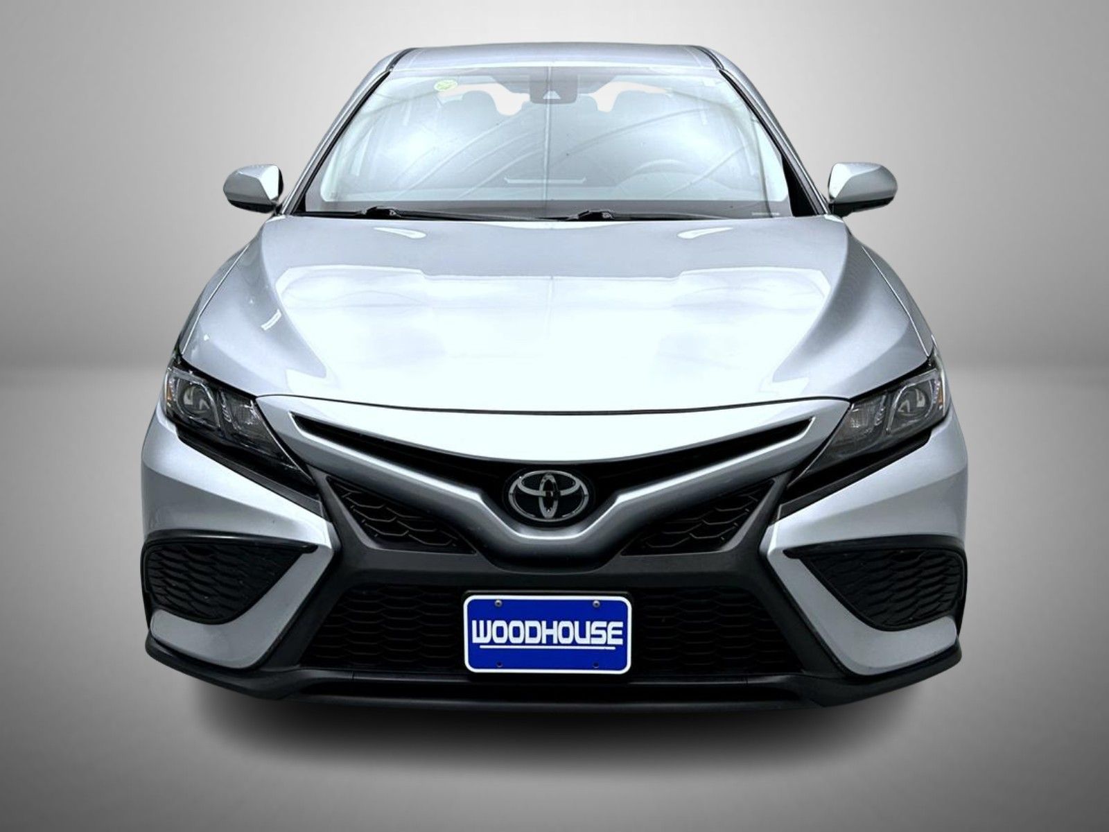 2024 Toyota Camry SE photo 2