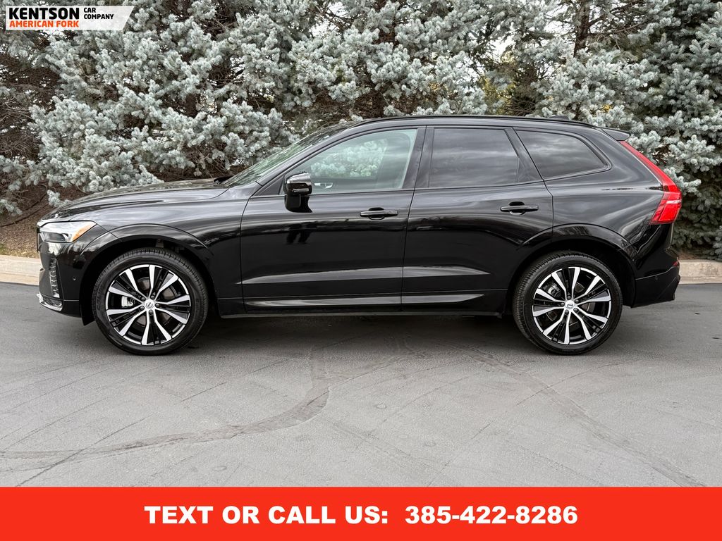 2024 Volvo XC60 B5 Plus photo 4
