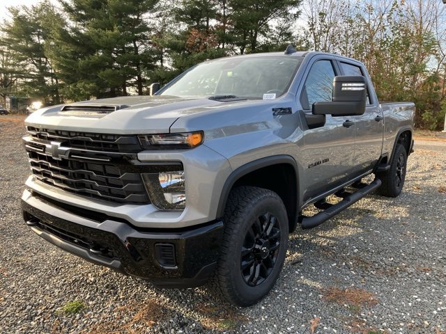 2026 Chevrolet Silverado 2500HD Custom photo 3