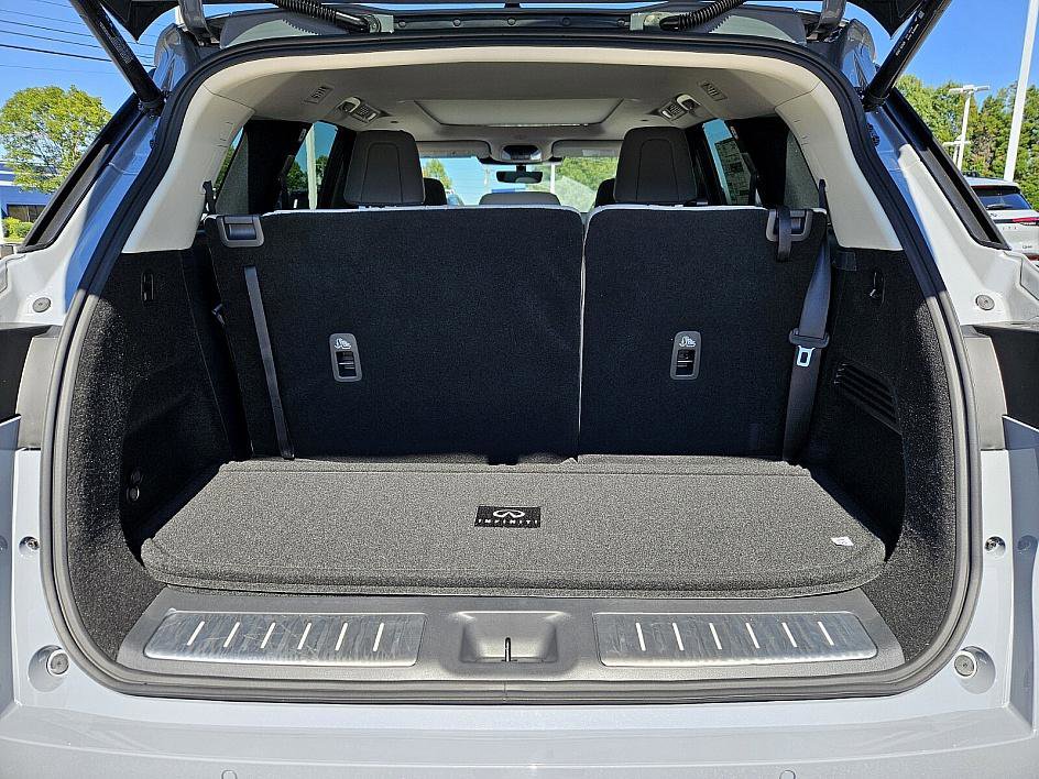 2026 Infiniti QX60 Luxe photo 12
