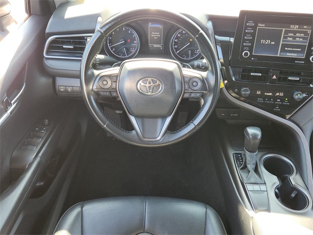 2022 Toyota Camry SE photo 13