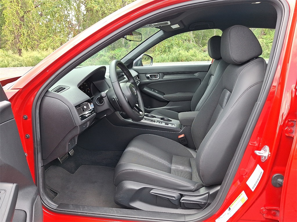 2025 Honda Civic Sport Hatchback photo 13